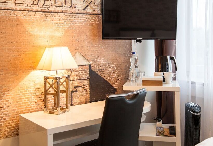 Номер Стандарт, Stay