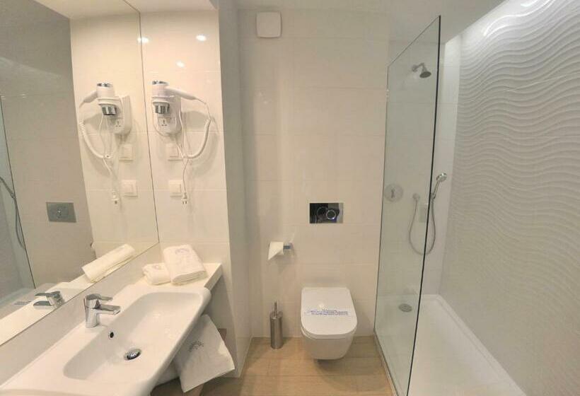 غرفة قياسية ثلاثية مزودة بشرفة, Villa Bravo