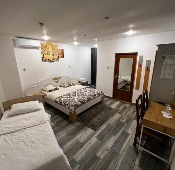 수피리어 트리플 룸, Pensiunea Old Sheriff