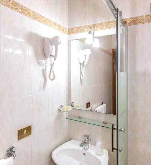 اتاق استاندارد, Downtown Accommodation