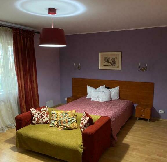 غرفة قياسية, Country Club La Mesteceni