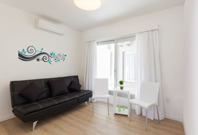 סוויטה, 20 Hotel