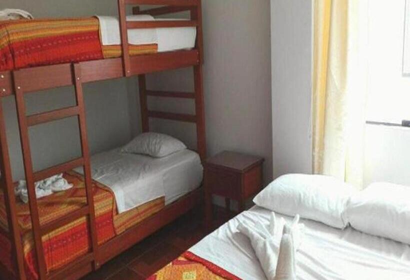 اتاق استاندارد چهار تخته, Hostal Silpay
