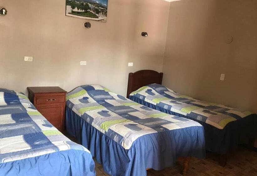 اتاق استاندارد سه نفره, Jo´s Place