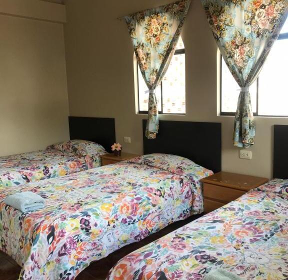 חדר סטנדרט לשלושה, Jo´s Place