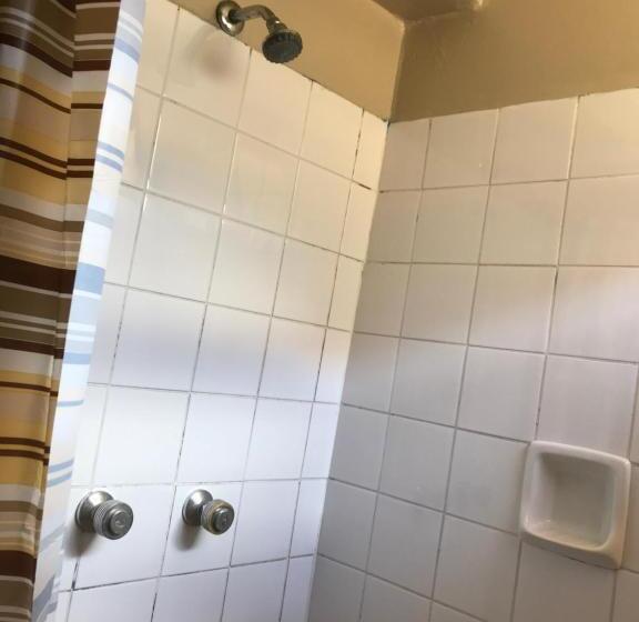 اتاق استاندارد چهار تخته, Jo´s Place