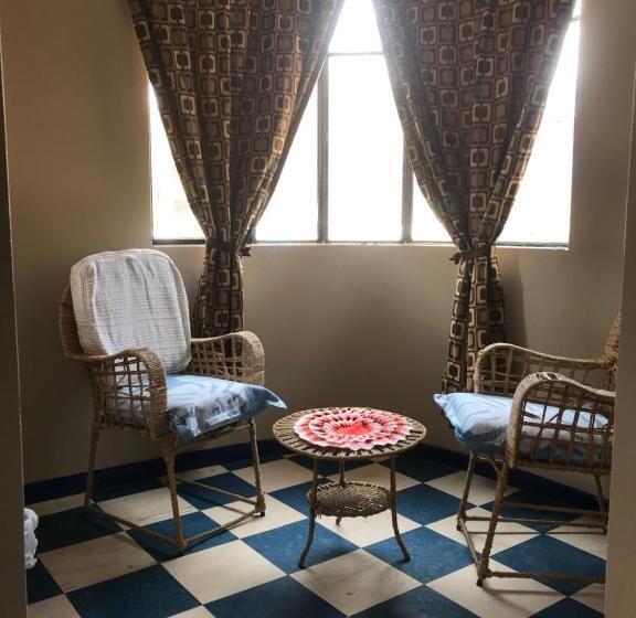 חדר סטנדרט לארבעה, Jo´s Place