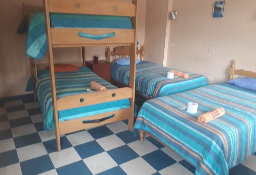 חדר סטנדרט לשלושה, Jo´s Place