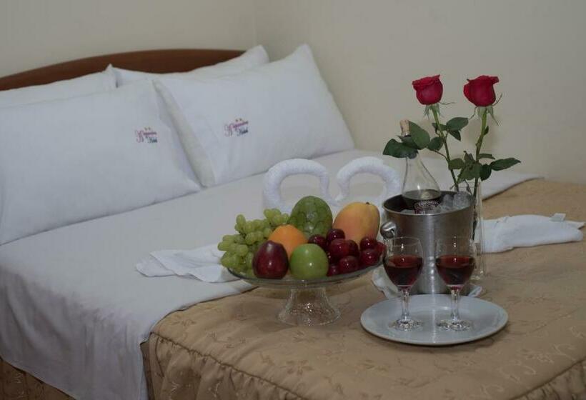 اتاق استاندارد, Alejandra