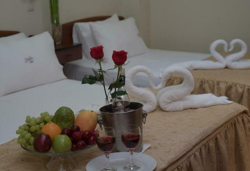 اتاق استاندارد, Alejandra