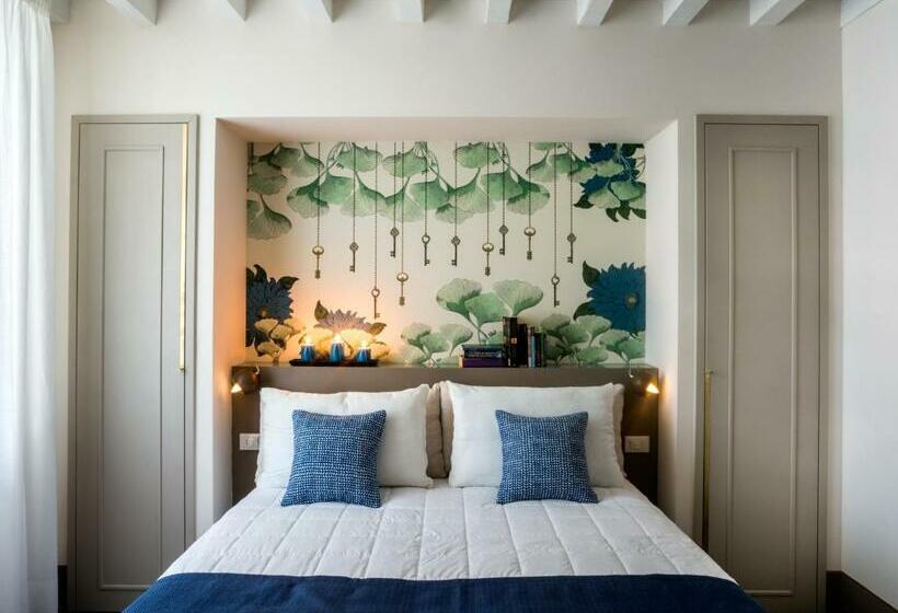 اتاق کلاسیک, Alfieri9