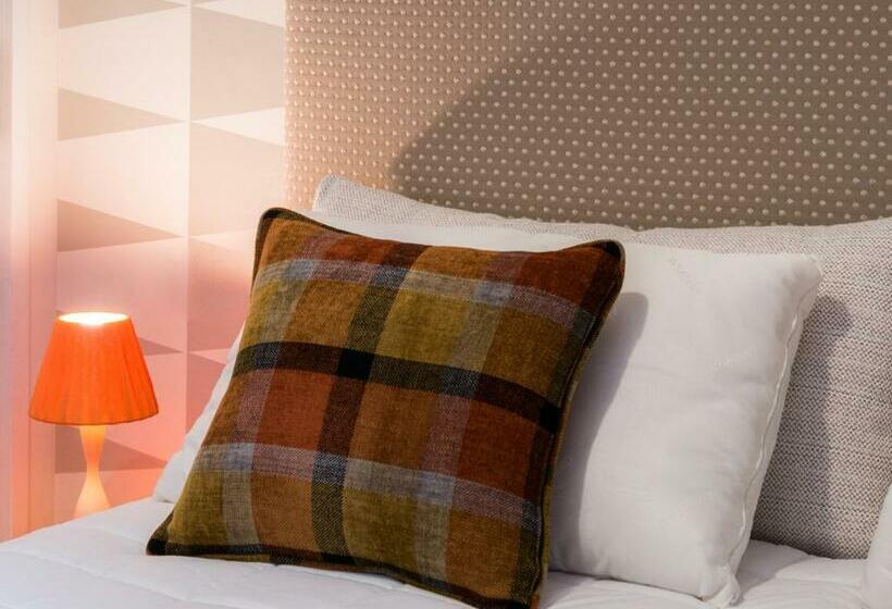 اتاق کلاسیک, Alfieri9