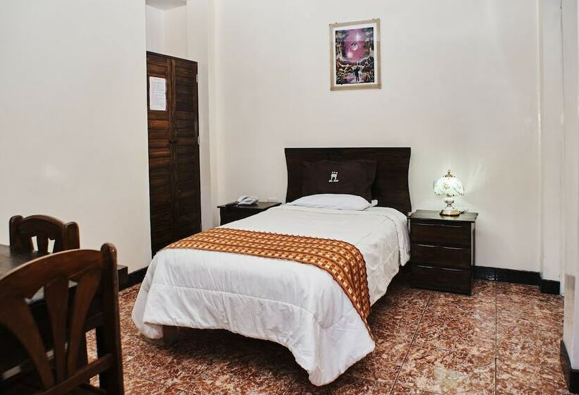 اتاق استاندارد یک نفره, Bris