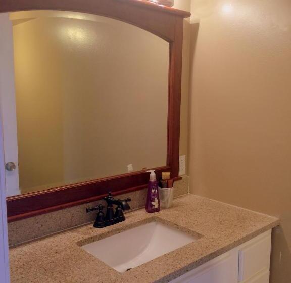 استودیوی لوکس, Brydan Suites