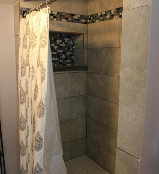 استودیوی لوکس, Brydan Suites