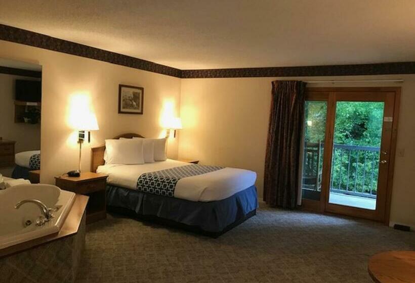 クイーンサイズベッドのスタンダードルーム, Four Seasons Inn