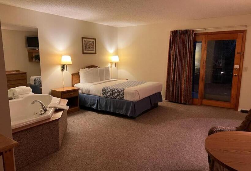 Номер Стандартный Кровать Куин, Four Seasons Inn