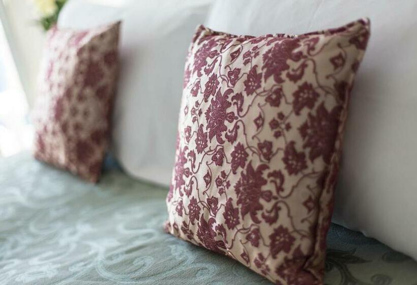 اتاق استاندارد سه تخته با بالکن, Gioiello