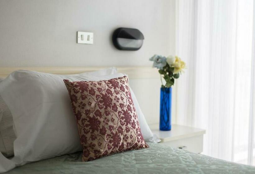 اتاق استاندارد سه تخته با بالکن, Gioiello