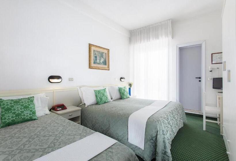 اتاق استاندارد چهارنفره با بالکن, Gioiello