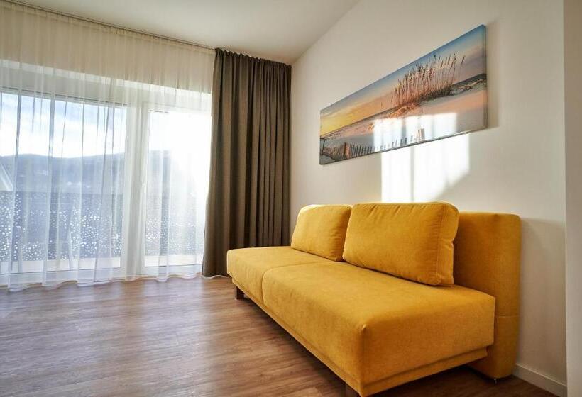 1 Bedroom Apartment Lake View, Haus Am See Stubenberg