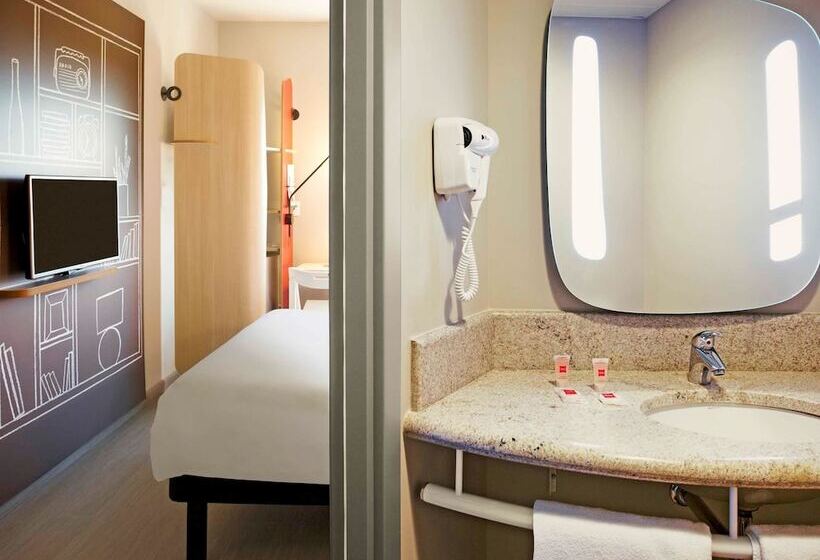 标准间, Ibis Paranagua