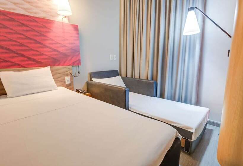 标准间, Ibis Paranagua