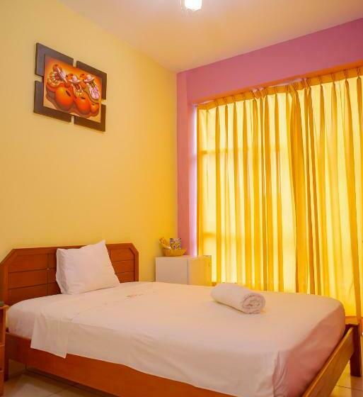 اتاق استاندارد یک نفره, Jhor Bush