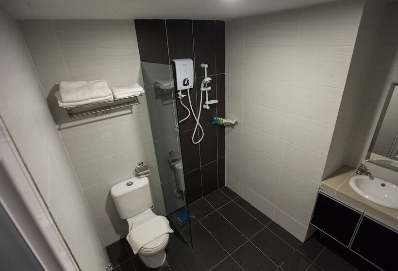 חדר סטנדרט לשלושה, Ls