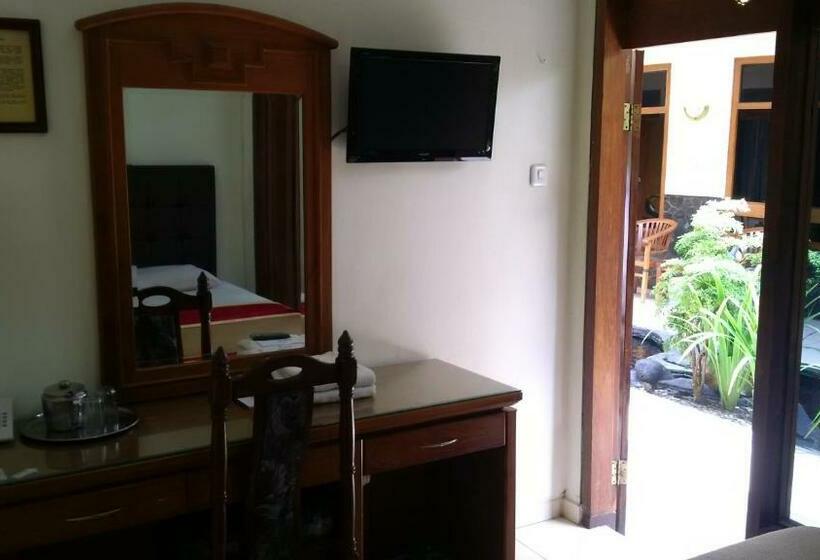 חדר משפחתי, Priangan