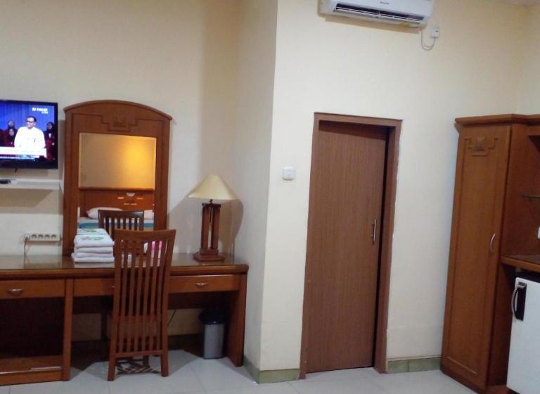 חדר קלאסי לארבעה, Priangan