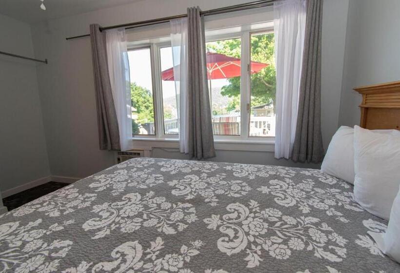 Suite with lake view, Tea Island Resort