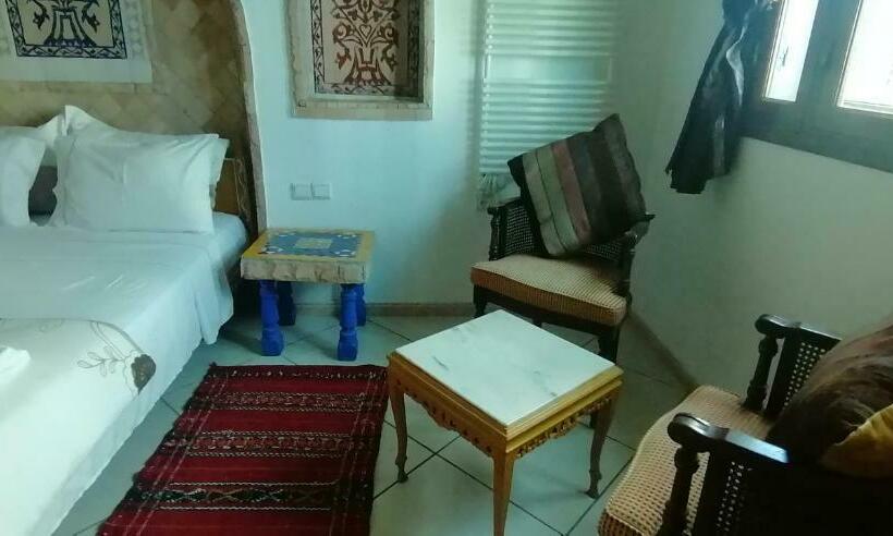 基本间, Pasta Plaza