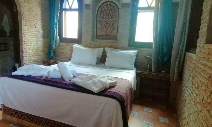 经济房, Pasta Plaza