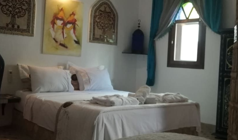 标准单人间, Pasta Plaza