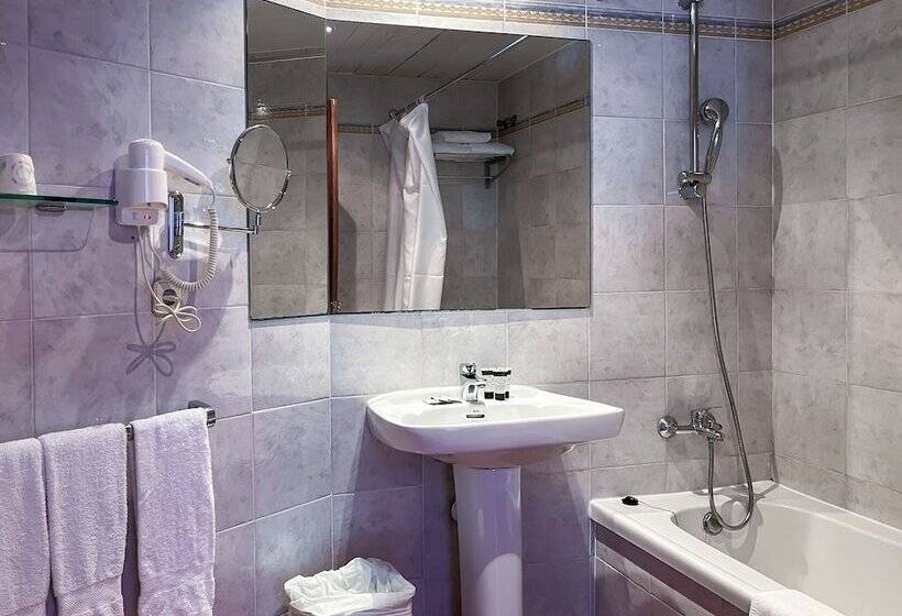 Standard 3 Pers. Værelse m. Balkon, RVHotels Mar de Tossa