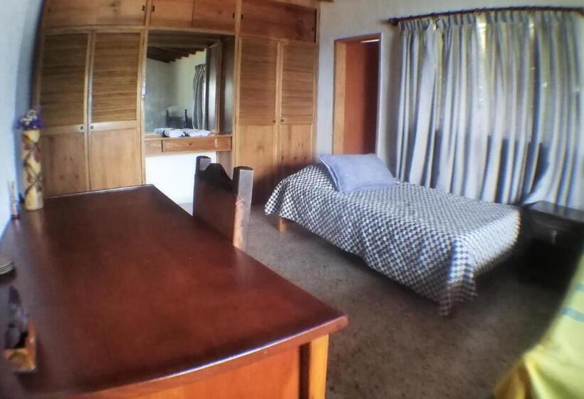 デラックストリプルルーム, Al Bosque Hostel & Glamping