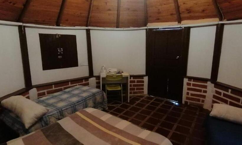 بانگلوی استاندارد, Al Bosque Hostel & Glamping