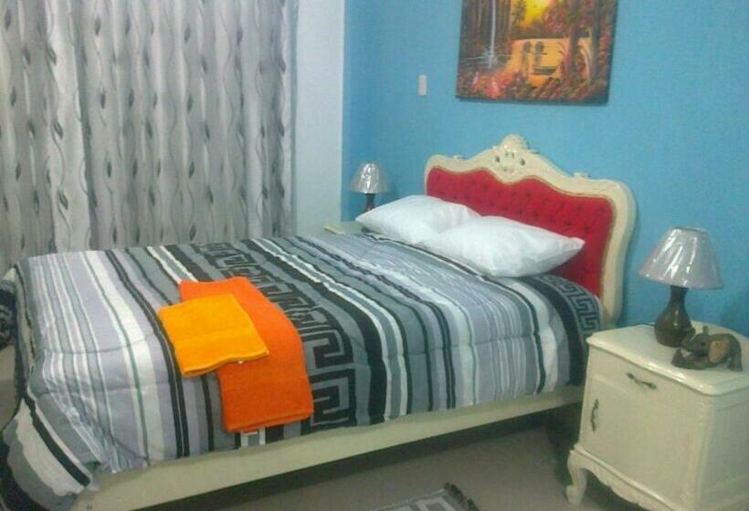 سوییت, Strenua   Las Quintanas