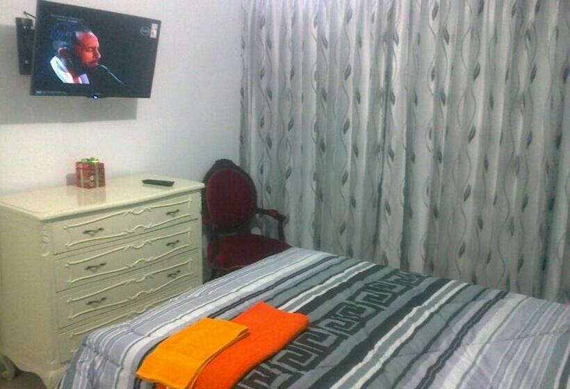 سوییت, Strenua   Las Quintanas