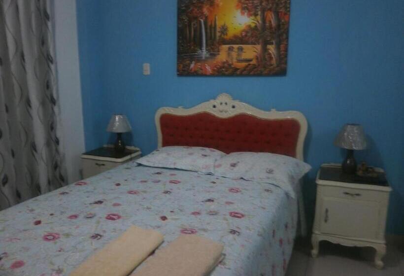 سوییت, Strenua   Las Quintanas