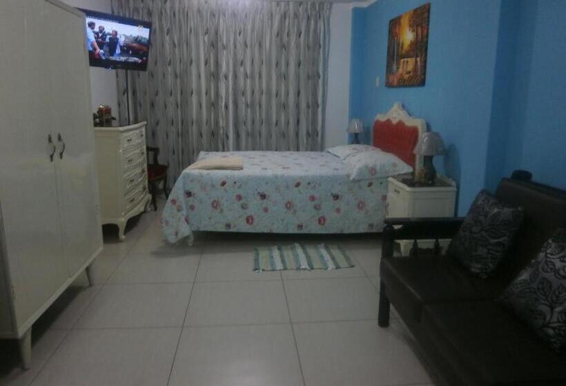 سوییت, Strenua   Las Quintanas