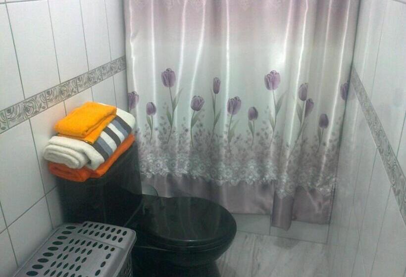 سوییت, Strenua   Las Quintanas