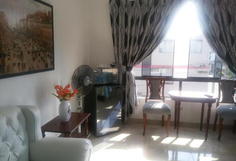 مجموعه ویستا شهر, Strenua   Las Quintanas