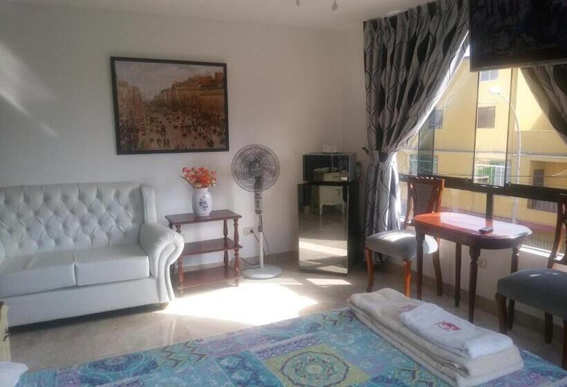 مجموعه ویستا شهر, Strenua   Las Quintanas