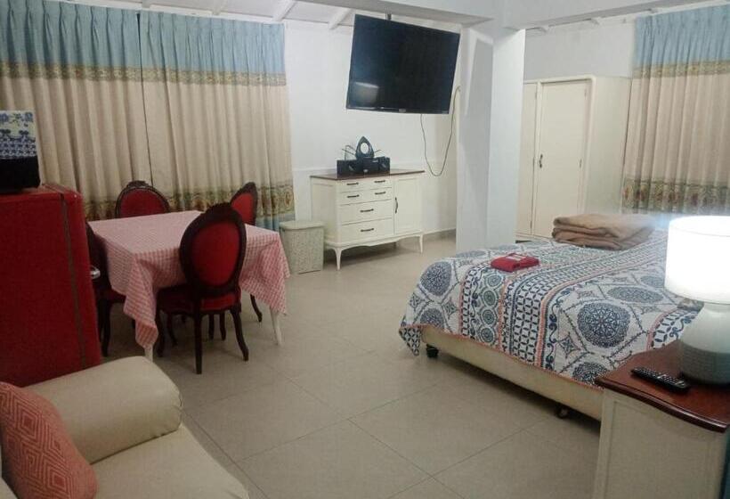 اتاق لوکس با تخت بزرگ, Strenua   Las Quintanas