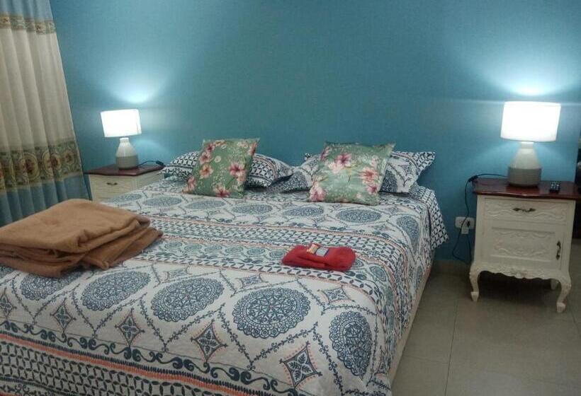 اتاق لوکس با تخت بزرگ, Strenua   Las Quintanas