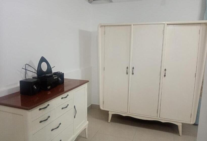 اتاق لوکس با تخت بزرگ, Strenua   Las Quintanas