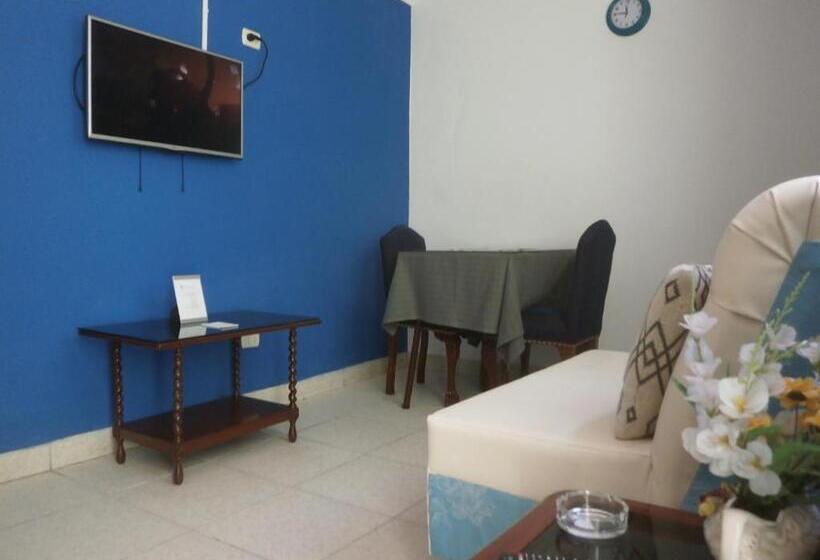 سوییت, Strenua   Las Quintanas