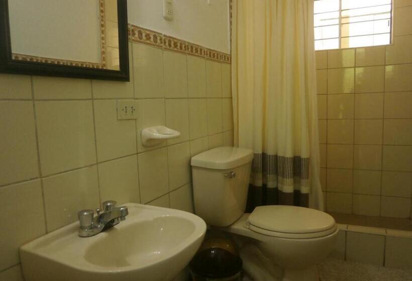 سوییت, Strenua   Las Quintanas